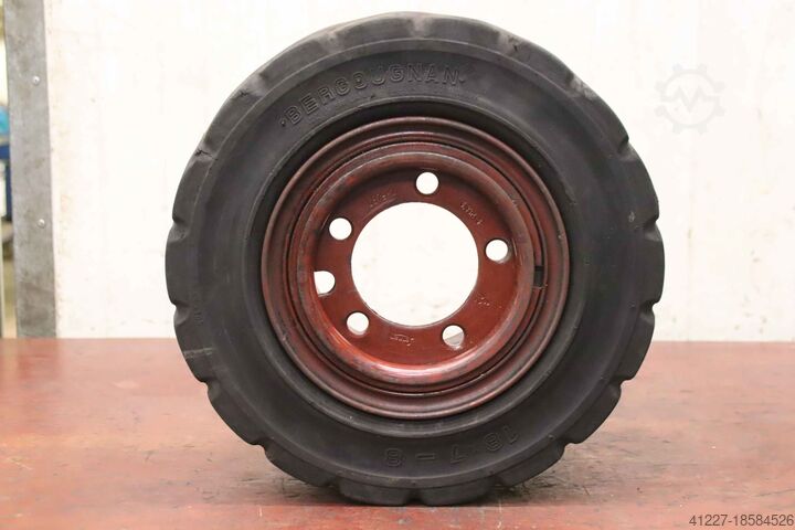 Solid rubber tires Bergougnan 18x7-8
