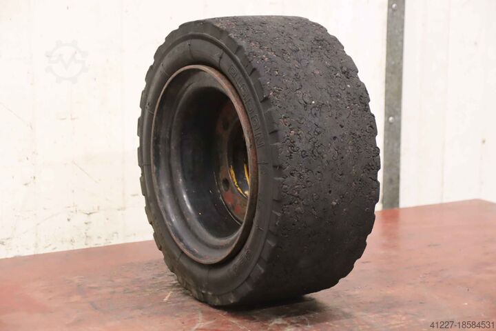 Solid rubber tires Rigdon SE 90  16x6-8  33R-8