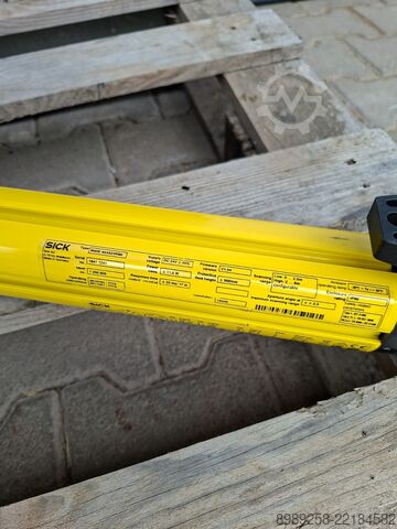 Safety light curtain with muting control Sick M40E-64A523RB0 + UE403-A0930