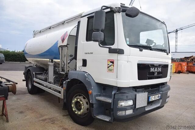 Tanker truck MAN TGM 18.290