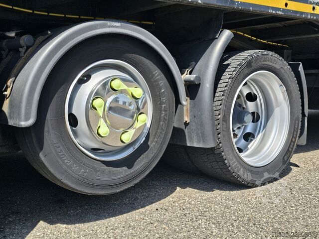 Standard-SZM Scania Scania R410 6x2 + NOOTEBOOM TIEFLADER