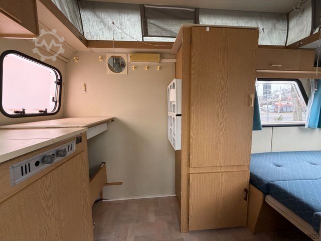 Caravan KIP Kompakt KK 400 EK Wohnwagen Hubdach Küche