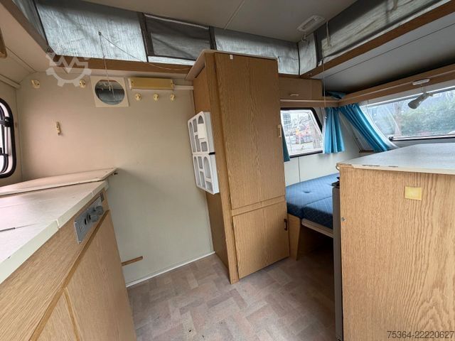 Caravan KIP Kompakt KK 400 EK Wohnwagen Hubdach Küche