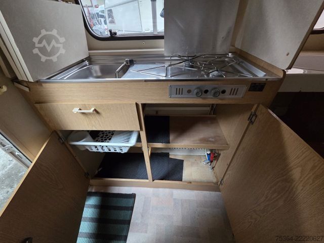 Caravan KIP Kompakt KK 400 EK Wohnwagen Hubdach Küche