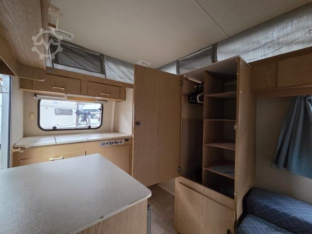 Caravan KIP Kompakt KK 400 EK Wohnwagen Hubdach Küche