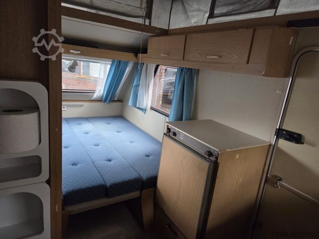 Caravan KIP Kompakt KK 400 EK Wohnwagen Hubdach Küche