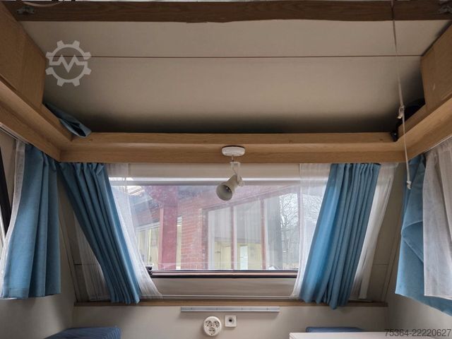 Caravan KIP Kompakt KK 400 EK Wohnwagen Hubdach Küche