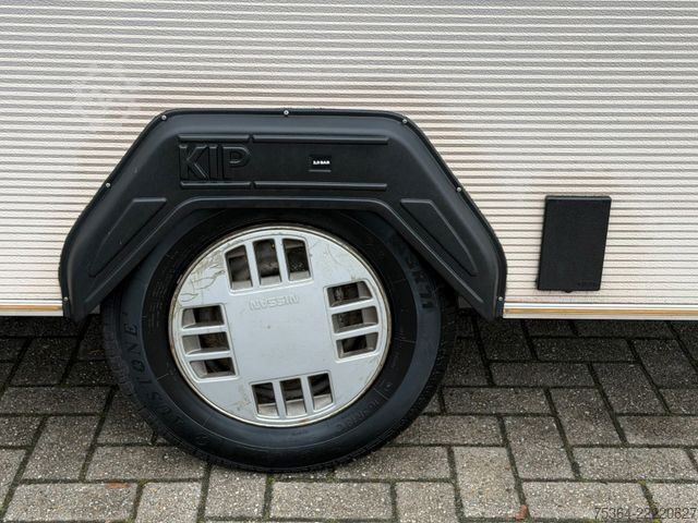 Caravan KIP Kompakt KK 400 EK Wohnwagen Hubdach Küche