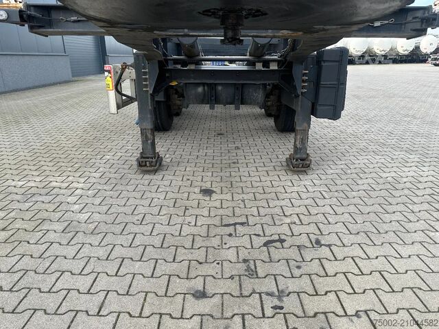 Container transportation LAG 20FT ADR (EX/II, EX/III, FL, AT) / empty weight...