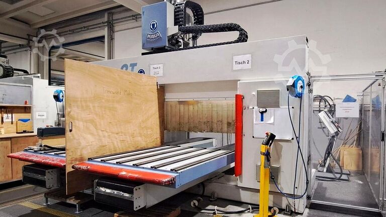 Bearbeitungszentrum MAKA KPF 335 RT