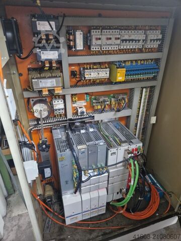 CNC Werkzeugfräsmaschine - Universal AVIA FNE 40 NC