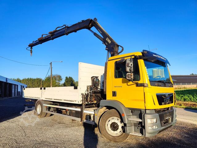 Loading platform MAN TGM 18.250 Open box + HIAB 166-3