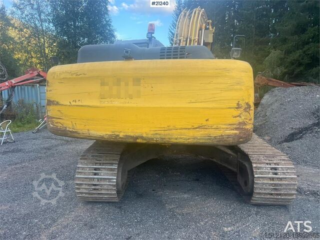 Crawler excavator New Holland E265B Excavator w/ digging bucket and hydraulic sa