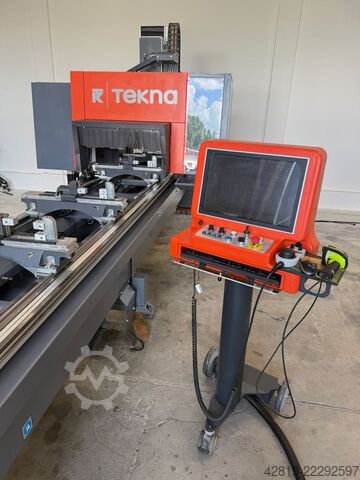 4-axis CNC machining center Tekna TKE 944-7