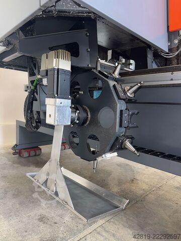 4-axis CNC machining center Tekna TKE 944-7