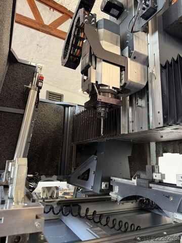 4-axis CNC machining center Tekna TKE 944-7