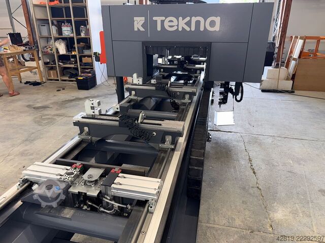 4-axis CNC machining center Tekna TKE 944-7