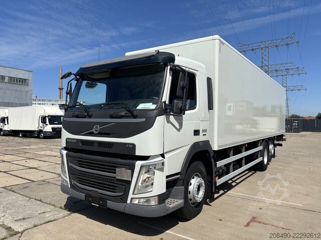 Truck with box body / 2 t tail lift Volvo FM 330 , 6x2, 23 Pal., 2 t LBW