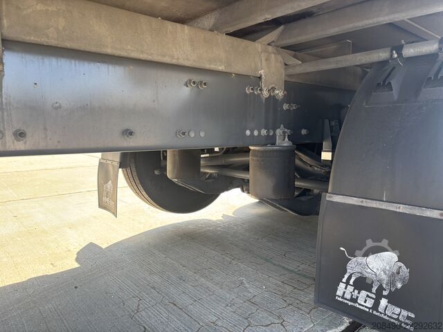 Truck with beverage box body and 2.0 t tail lift Volvo FM 330