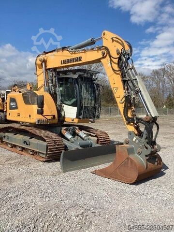 Chain excavator LIEBHERR R920 Compact