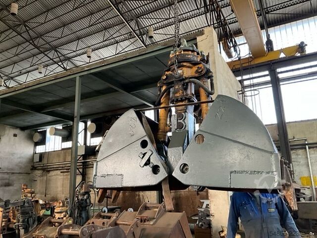 Other LIEBHERR GM8 mit geteilten Schalenträger / 600mm
