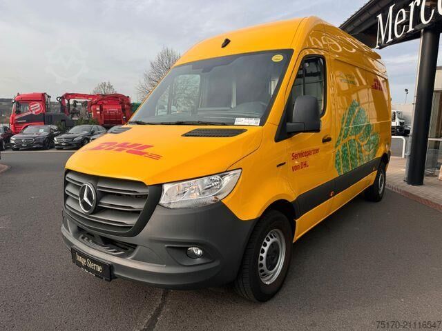 High-roof van Mercedes-Benz eSprinter 312 DHL Regal KEP-Ausbau