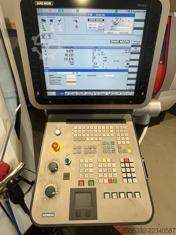 Universal machining center DMG MORI DMU 40 eVo linear