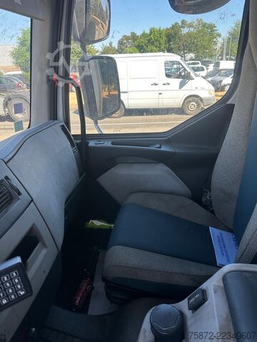 Box truck Volvo FL 250 EURO 6 14T FURGON