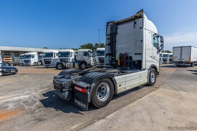 Standard tractor VOLVO FH 500 + INTARDER + HYDR.