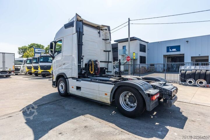 Standard tractor VOLVO FH 500 + INTARDER + HYDR.