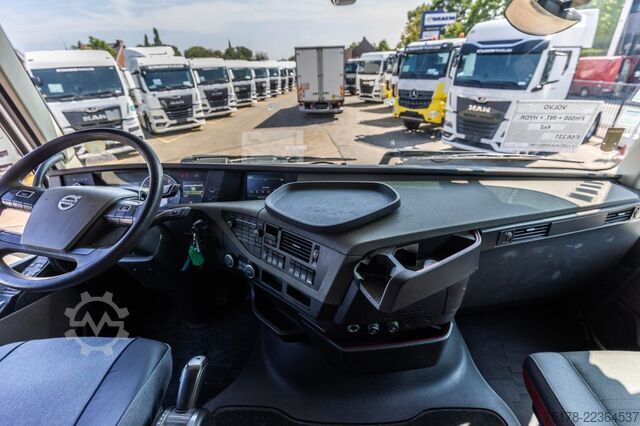 Standard tractor VOLVO FH 500 + INTARDER + HYDR.