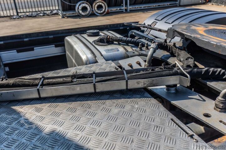 Standard tractor VOLVO FH 500 + INTARDER + HYDR.
