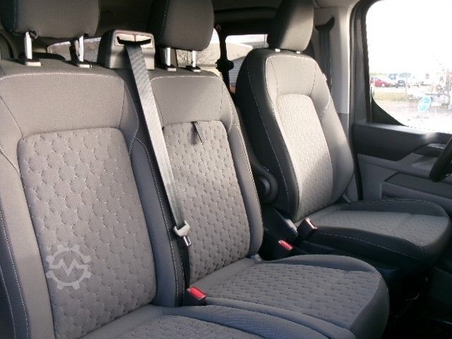 Kleinbus FORD Transit Custom 320L2 Limited Kombi AT AHK 2xSTür