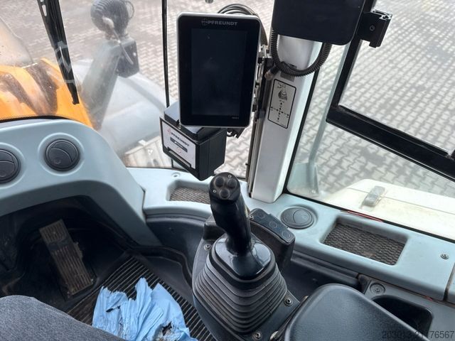 Radlader LIEBHERR L566 XPower Radlader 27,5 Ton *11.900 h *Waage