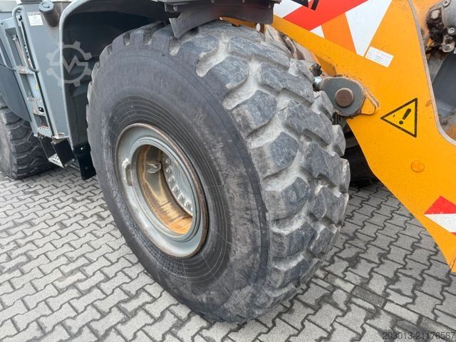 Radlader LIEBHERR L566 XPower Radlader 27,5 Ton *11.900 h *Waage