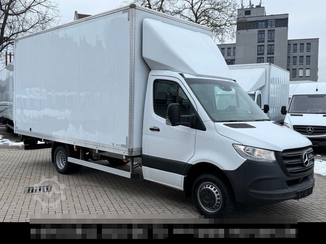 Transporter mit Koffer MERCEDES-BENZ Sprinter 516 Möbel Maxi 4,96 m. 28 m³ No. 316-33