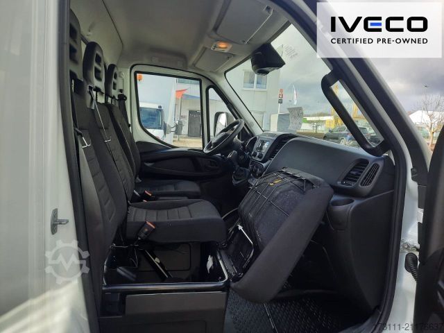 Transporter mit Koffer IVECO Daily 70C18HA8/P / Koffer LBW / Klima