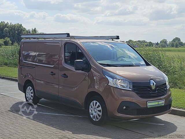 High-roof van RENAULT TRAFIC