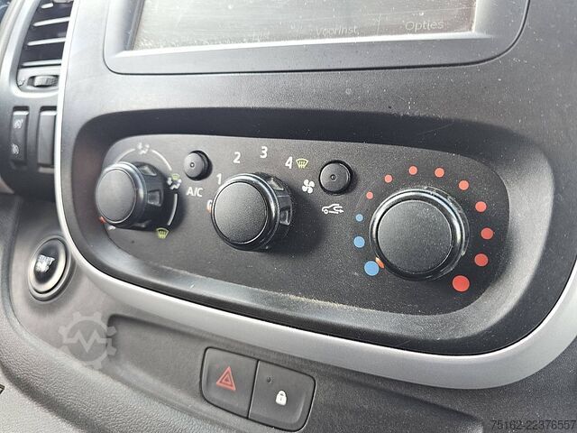 High-roof van RENAULT TRAFIC