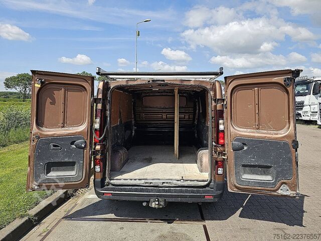 High-roof van RENAULT TRAFIC