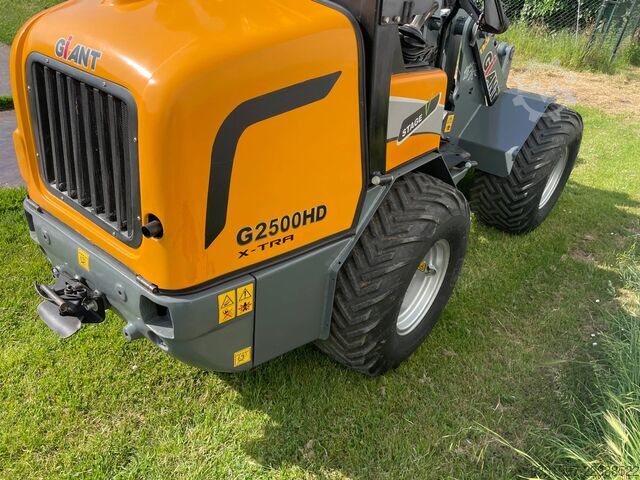 Loader Giant G2500HD Xtra kniklader topstaat!