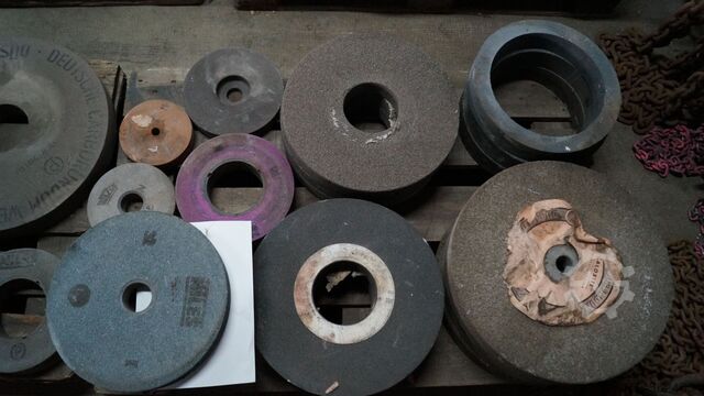 Grinding wheels, grinding stones  