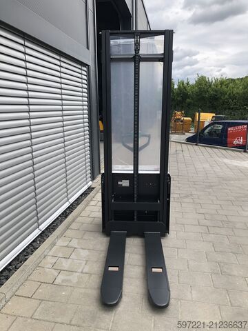 Palettenstapler Bobcat LSM12N NEUGERÄT!!!