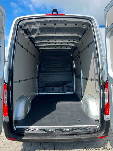 High top van MERCEDES-BENZ Sprinter 215 9G-TR HOCH+LANG KLIMA 3-SITZ KAMERA