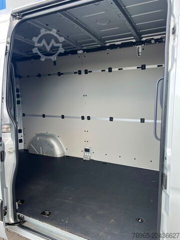 High top van MERCEDES-BENZ Sprinter 215 9G-TR HOCH+LANG KLIMA 3-SITZ KAMERA