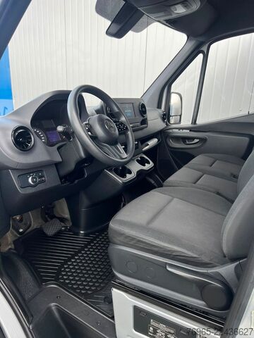 High top van MERCEDES-BENZ Sprinter 215 9G-TR HOCH+LANG KLIMA 3-SITZ KAMERA