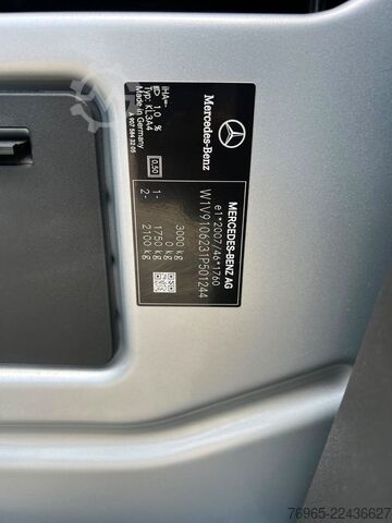 High top van MERCEDES-BENZ Sprinter 215 9G-TR HOCH+LANG KLIMA 3-SITZ KAMERA