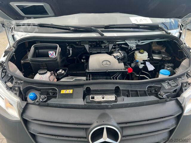 High top van MERCEDES-BENZ Sprinter 215 9G-TR HOCH+LANG KLIMA 3-SITZ KAMERA