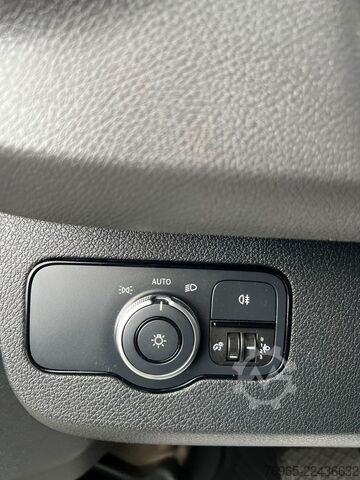 Panel van MERCEDES-BENZ Sprinter 215 9G-TR HOCH+LANG KLIMA 3-SITZ KAMERA