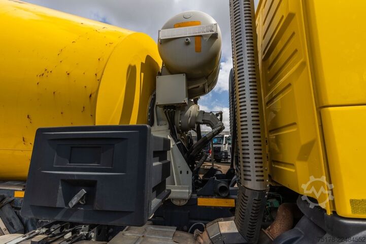 Mixer VOLVO FM 370 - LIEBHERR 10m3
